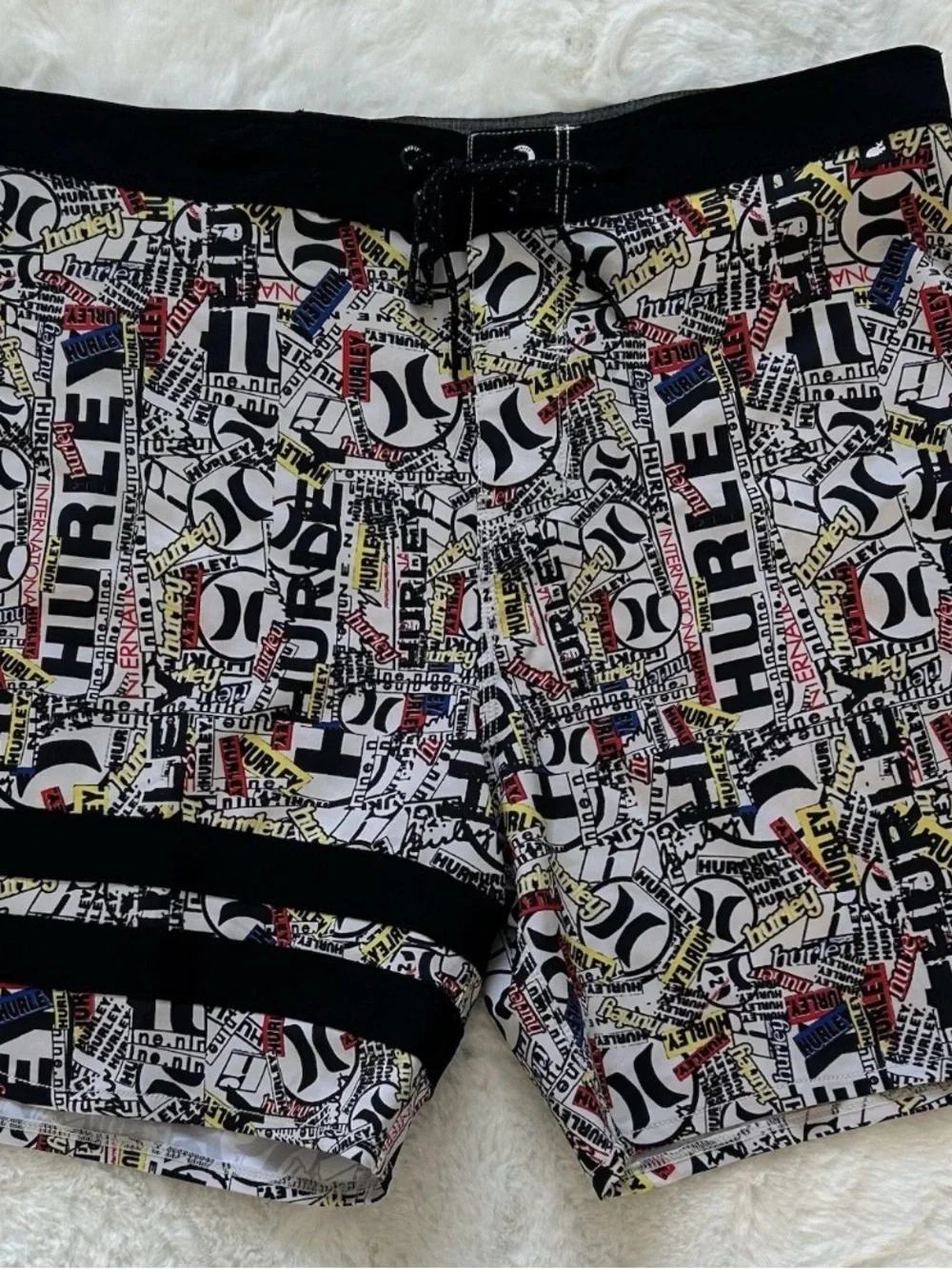Men’s Hurley Phantom Eco 25th S1 Block Party Swim Shorts Size 34 With 7” Inseam - Picture 1 of 4